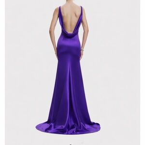 Naeem Khan SATIN EMPIRE WAIST V-NECK GOWN WITH FLOWER